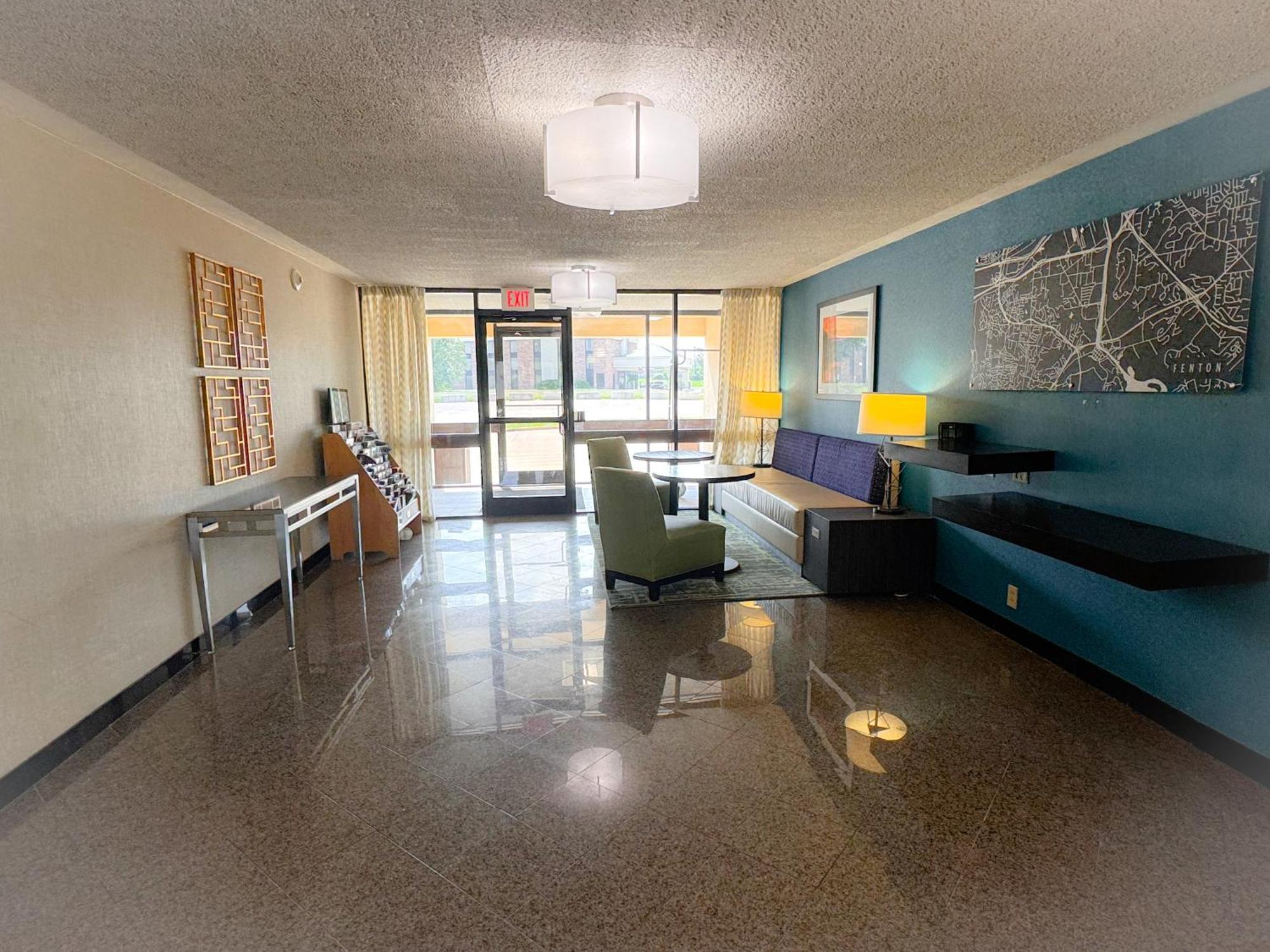 Heritage Inn & Suites St Louis Fenton, Trademark By Wyndham Bagian luar foto