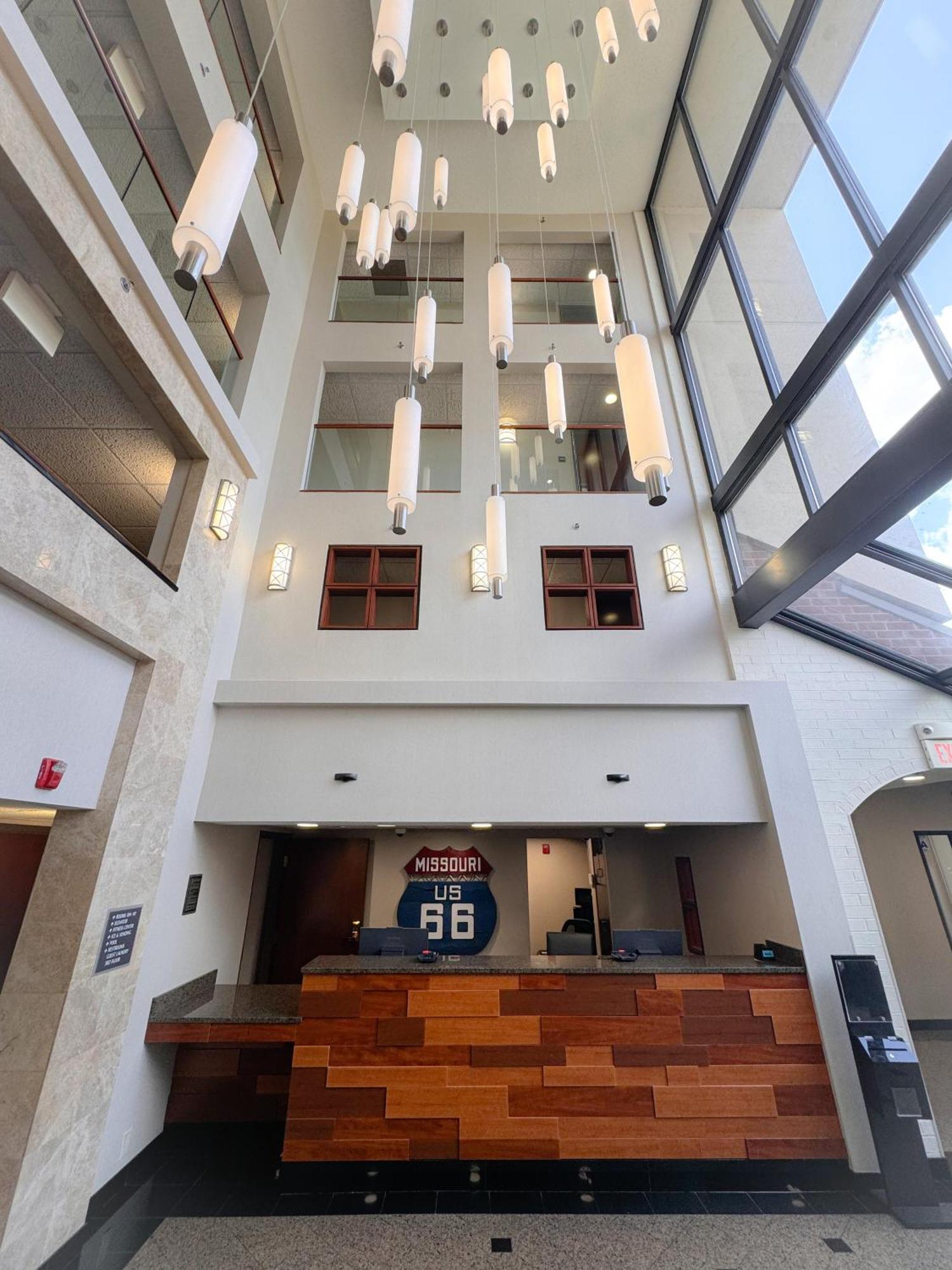 Heritage Inn & Suites St Louis Fenton, Trademark By Wyndham Bagian luar foto