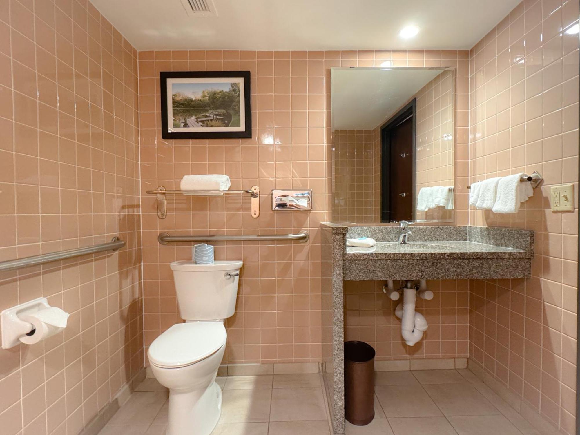 Heritage Inn & Suites St Louis Fenton, Trademark By Wyndham Bagian luar foto