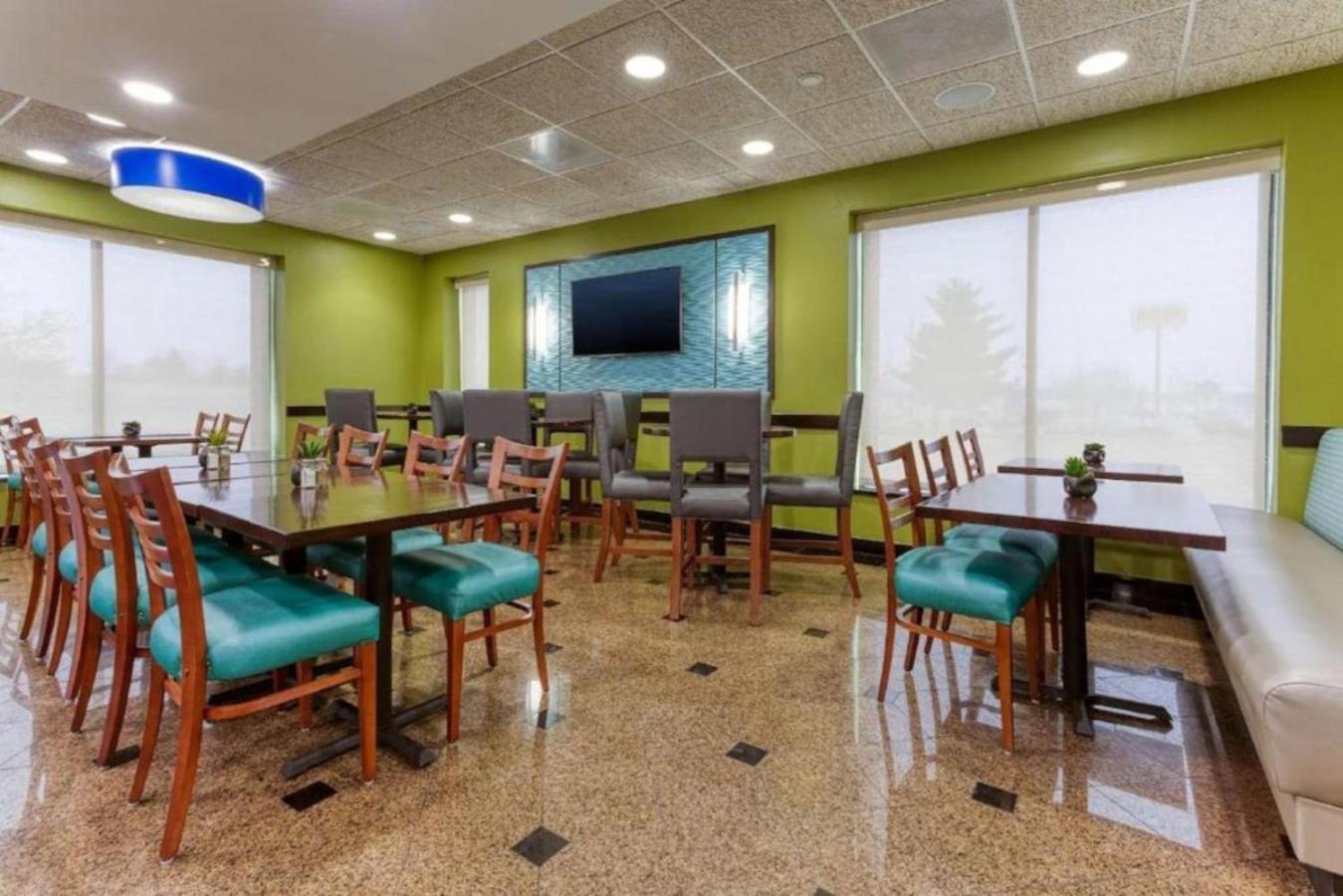 Heritage Inn & Suites St Louis Fenton, Trademark By Wyndham Bagian luar foto