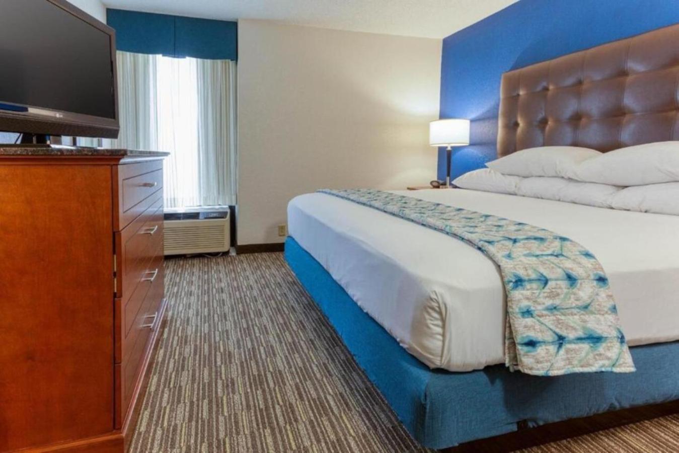 Heritage Inn & Suites St Louis Fenton, Trademark By Wyndham Bagian luar foto