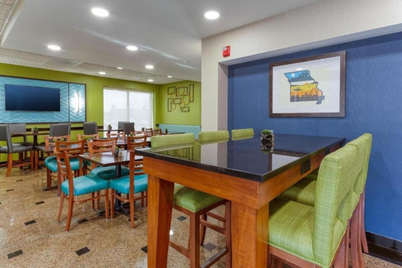 Heritage Inn & Suites St Louis Fenton, Trademark By Wyndham Bagian luar foto