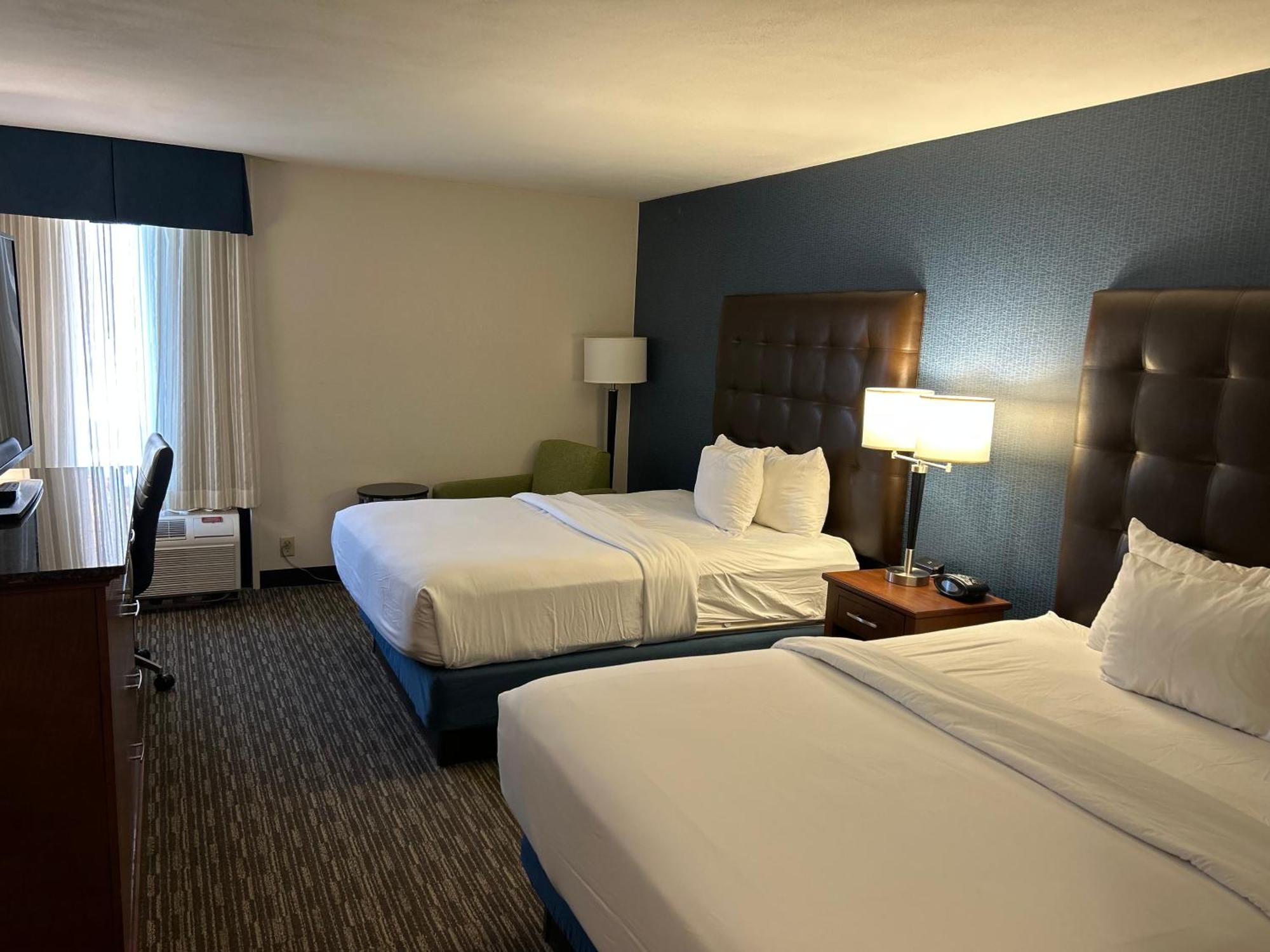 Heritage Inn & Suites St Louis Fenton, Trademark By Wyndham Bagian luar foto