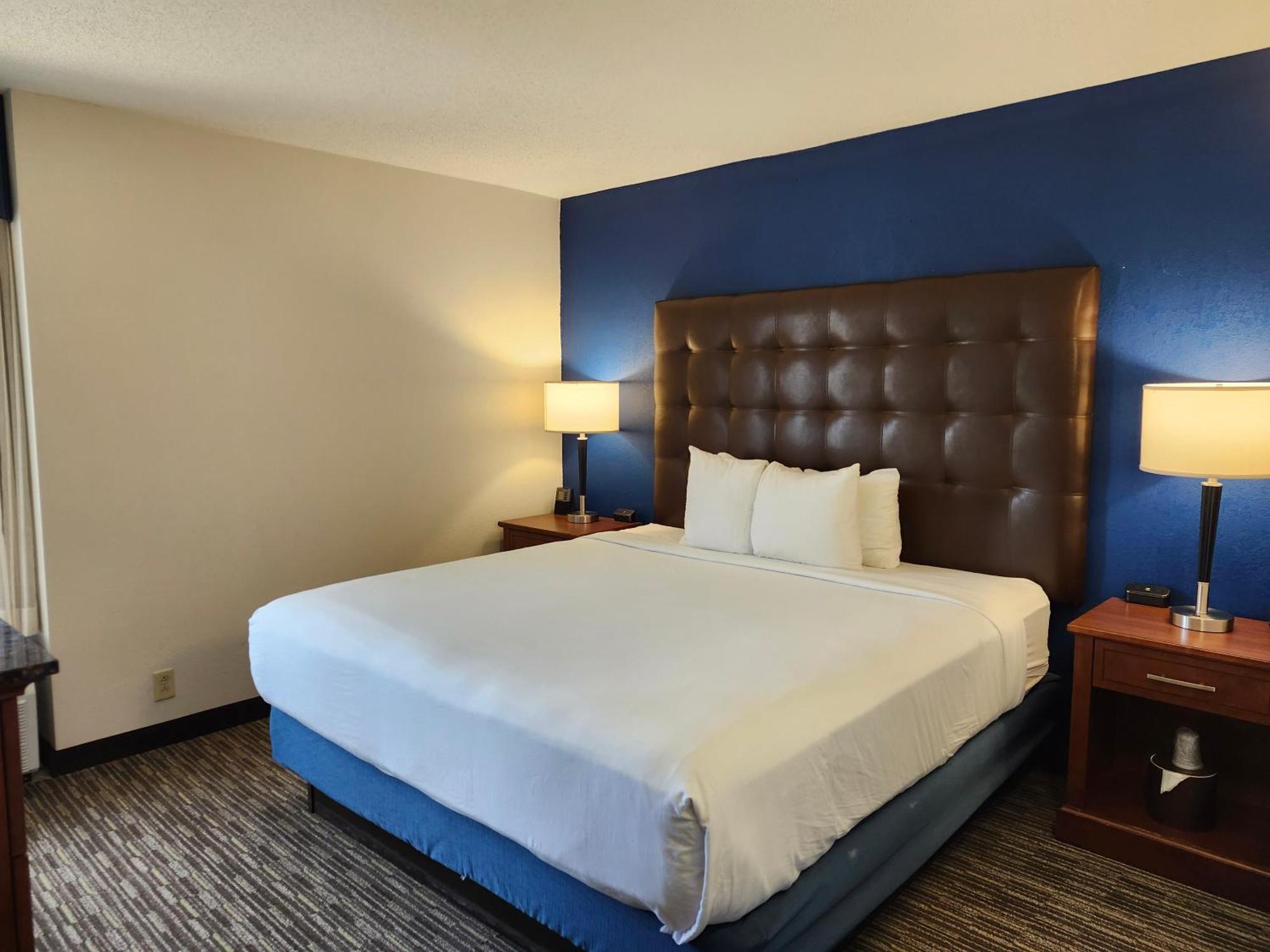 Heritage Inn & Suites St Louis Fenton, Trademark By Wyndham Bagian luar foto