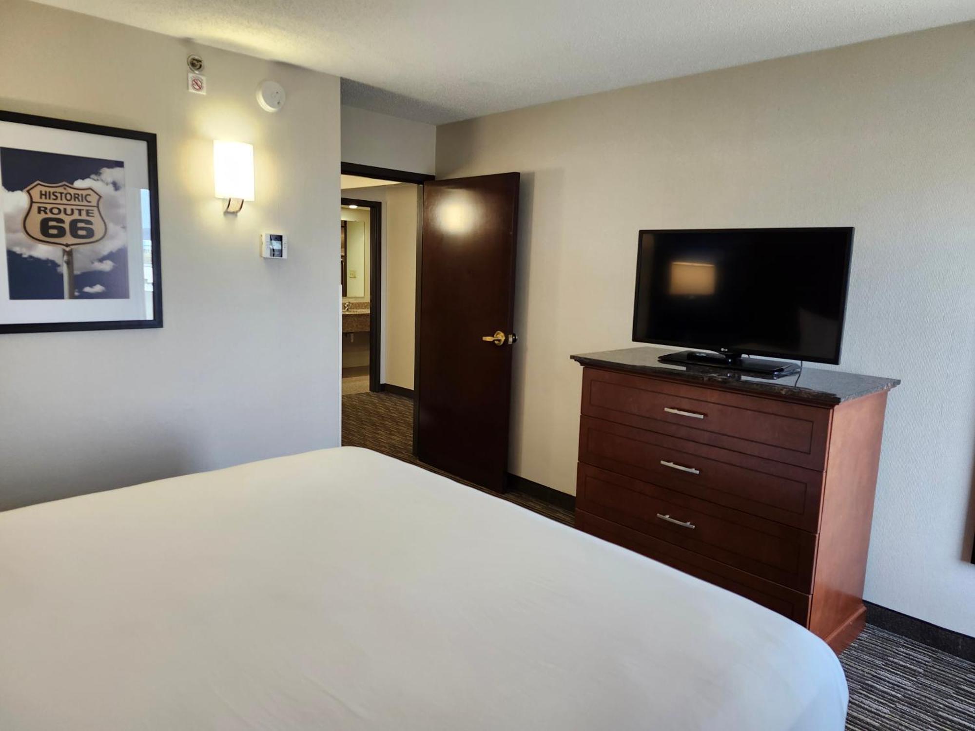 Heritage Inn & Suites St Louis Fenton, Trademark By Wyndham Bagian luar foto