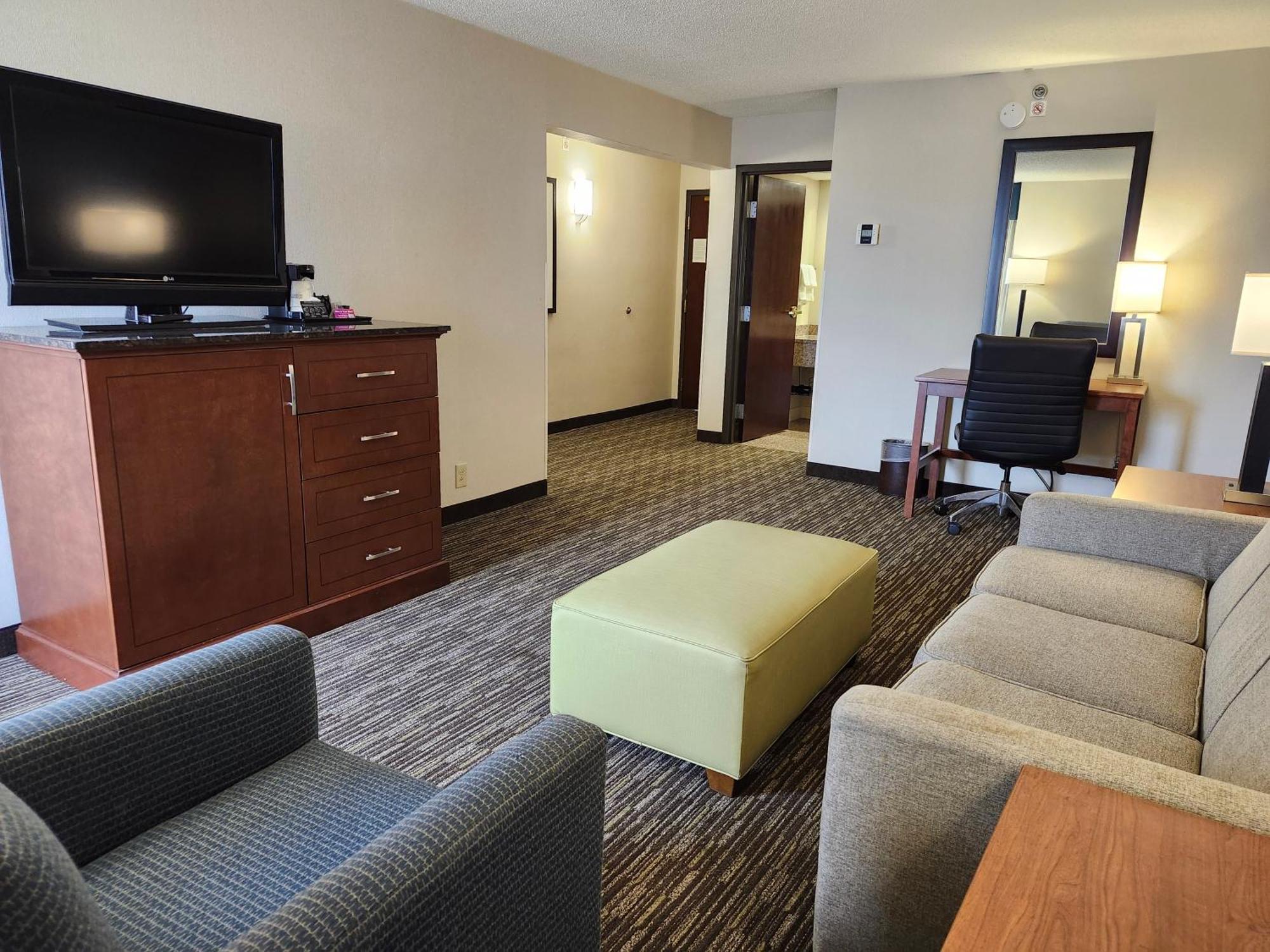Heritage Inn & Suites St Louis Fenton, Trademark By Wyndham Bagian luar foto