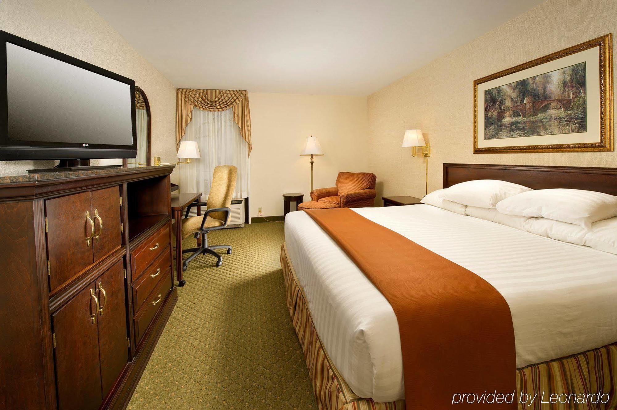 Heritage Inn & Suites St Louis Fenton, Trademark By Wyndham Bagian luar foto