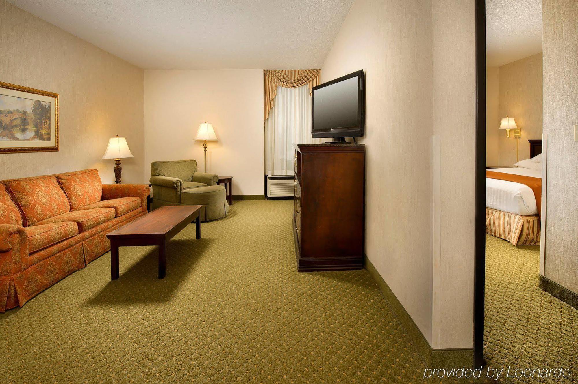 Heritage Inn & Suites St Louis Fenton, Trademark By Wyndham Bagian luar foto